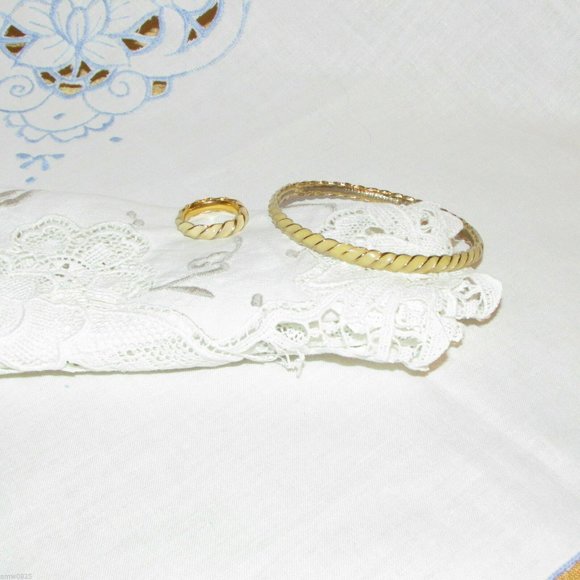 Vintage Sphynx Bangle Bracelet & Ring Set Vintage Bohemian Size 7 Beige Enamel - Picture 2 of 3